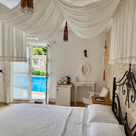 The Passion Alacati מלון 5*